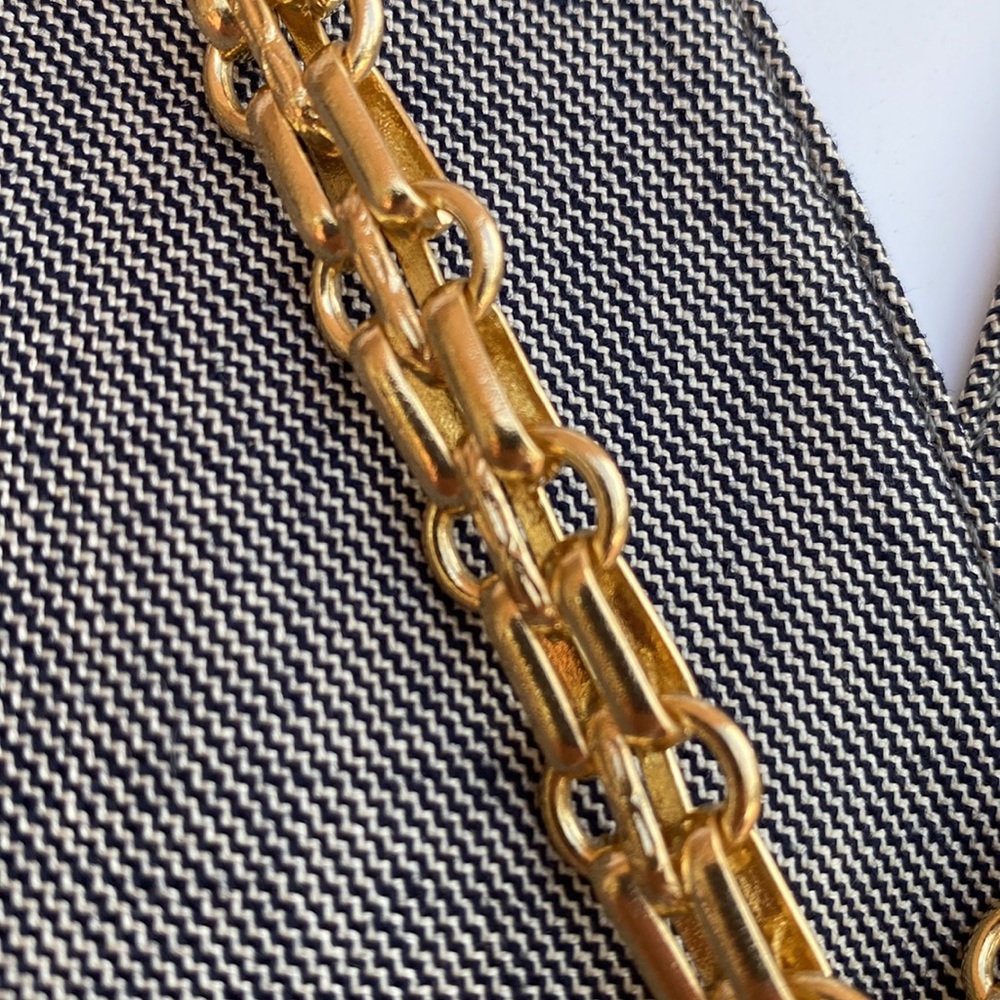 Authentic Louis Vuitton Lock and Key Set on a Chain. - Picture 3 of 10